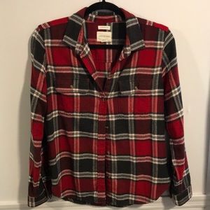 Hardly worn classic fit flannel.